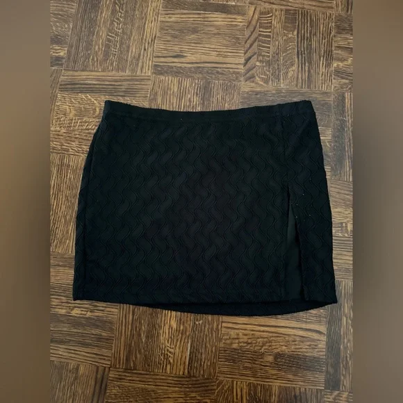 SHEIN SPLIT HEM MINI SKIRT IN BLACK SIZE SMALL KNITTED SLIM FIT STRETCHY FABRIC - Picture 4 of 8